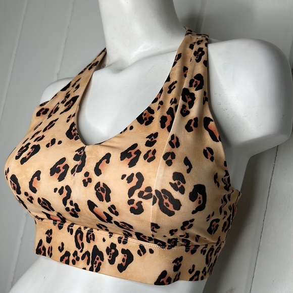 Fabletics On-the-Go Medium Impact‎ Sports Bra in Desert Leopard- size XS - Picture 3 of 14